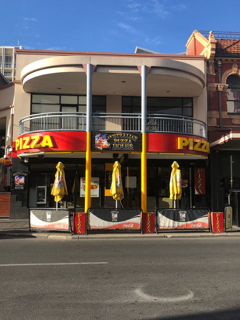 Australia's Pizza House - Sydneys Hotel 1
