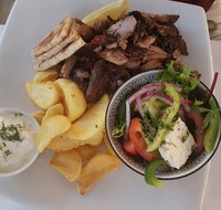 Yanni's Taverna - Sydneys Hotel