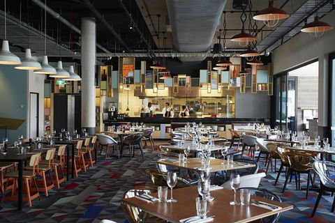 Atura Roadhouse Bar And Grill - Sydneys Hotel 0