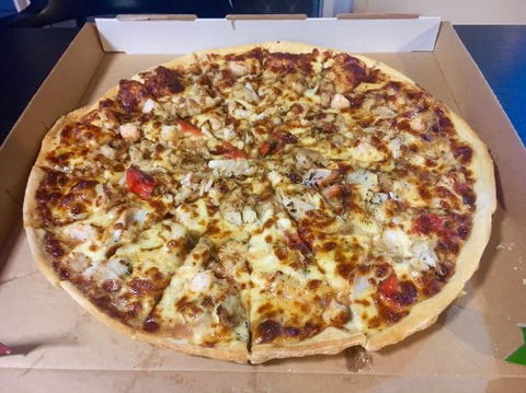 Oxenford Seafood And Pizza - Sydneys Hotel 0