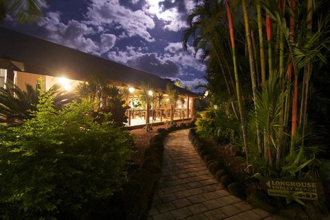 The Longhouse Restaurant And Bar - Sydneys Hotel 0
