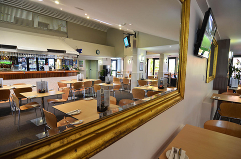 Ashmore Tavern - Sydneys Hotel 2