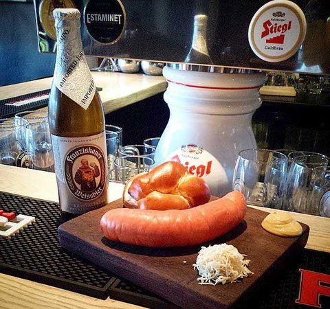 Aquavue Cafe Watersports - Sydneys Hotel 10