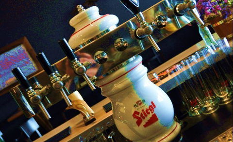 Aquavue Cafe Watersports - Sydneys Hotel 11