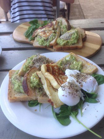 Esher Street Cafe & Deli - Sydneys Hotel 0