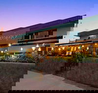 Mojo's Bar  Grill - Sydneys Hotel