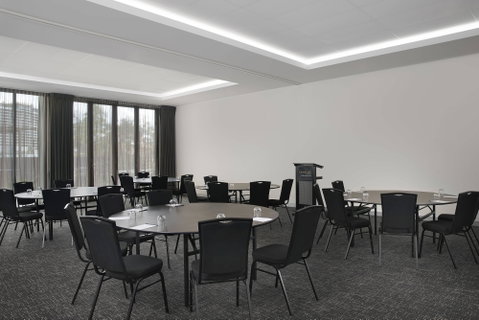Courtyard Brisbane South Bank - Sydneys Hotel 11