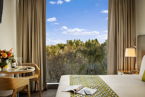 Quest Mounts Bay Road - Sydneys Hotel 9