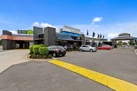 Quality Inn Taylors Lakes Motel - Sydneys Hotel 2