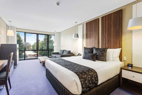 Quality Inn Taylors Lakes Motel - Sydneys Hotel 4
