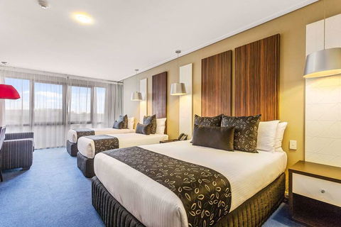 Quality Inn Taylors Lakes Motel - Sydneys Hotel 6