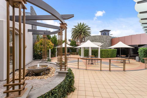 Quality Inn Taylors Lakes Motel - Sydneys Hotel 10