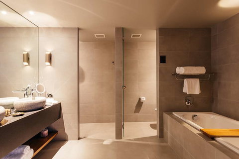 Macq 01 Hotel - Sydneys Hotel 5