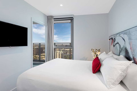 Imagine Marco - Sydneys Hotel 10