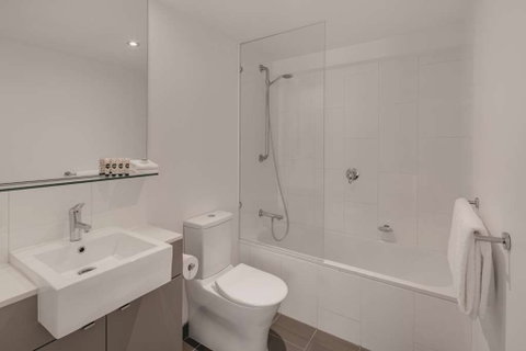 Travelodge Melbourne Docklands - Sydneys Hotel 10