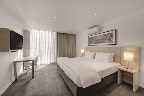 Travelodge Melbourne Docklands - Sydneys Hotel 11