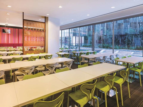 Travelodge Melbourne Docklands - Sydneys Hotel 15