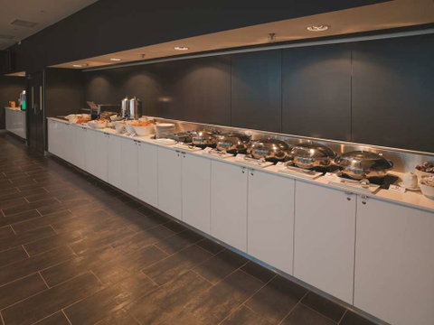 Travelodge Melbourne Docklands - Sydneys Hotel 16
