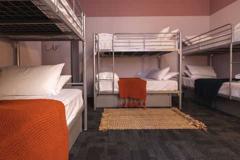 United Backpackers - Sydneys Hotel 6