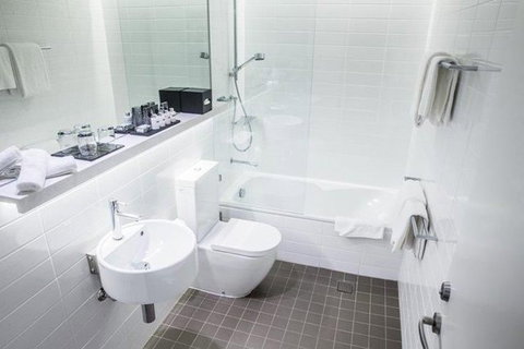 Adge Apartment Hotel - Sydneys Hotel 14