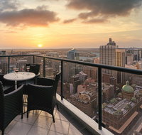 Meriton Suites Pitt Street - Sydneys Hotel