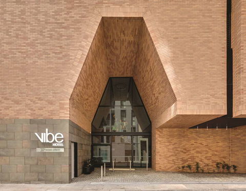Vibe Hotel Sydney Darling Harbour - Sydneys Hotel 1