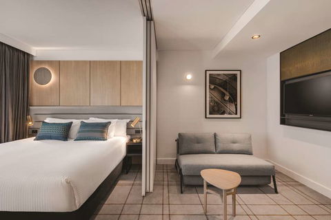 Vibe Hotel Sydney Darling Harbour - Sydneys Hotel 13