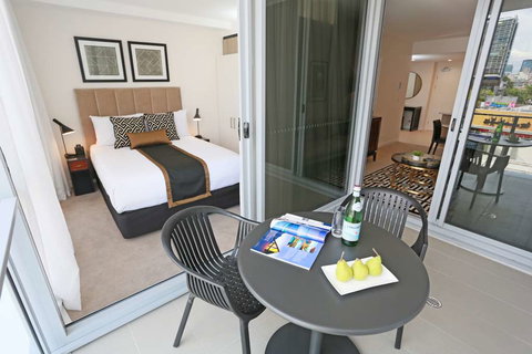 Alex Perry Hotel and Apartments - Sydneys Hotel 2