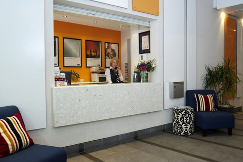 Quest Spring Hill - Sydneys Hotel 1