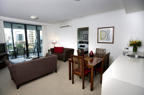 Quest Spring Hill - Sydneys Hotel 2