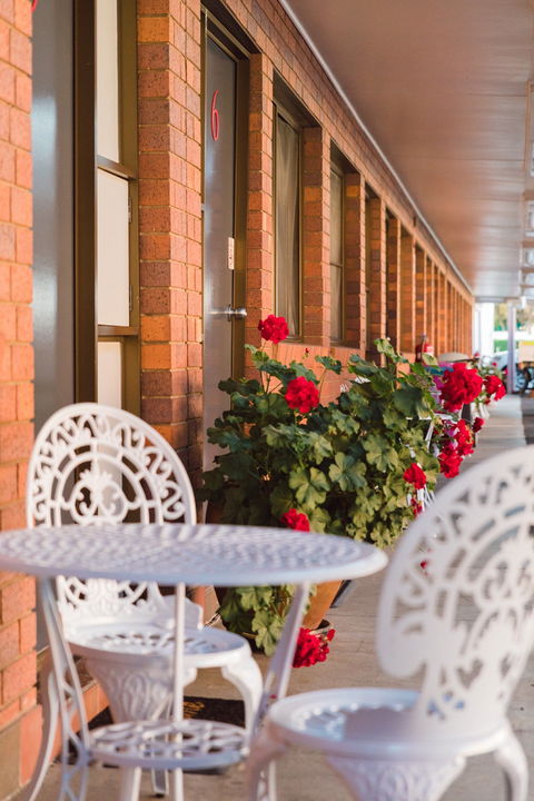 Country Pathfinder Motor Inn - Sydneys Hotel 1