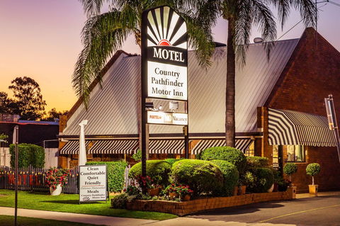 Country Pathfinder Motor Inn - Sydneys Hotel 2
