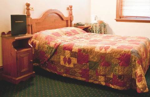 O'Malleys Hotel - Sydneys Hotel 1