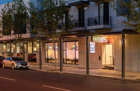 Mawson Lakes Hotel - Sydneys Hotel 0