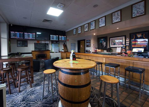 Nightcap Rose & Crown Hotel - Sydneys Hotel 2