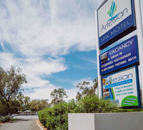 Artesian Spa Motor Inn - Sydneys Hotel 0