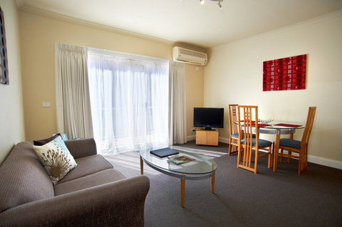 Quest on St Kilda Rd - Sydneys Hotel 2