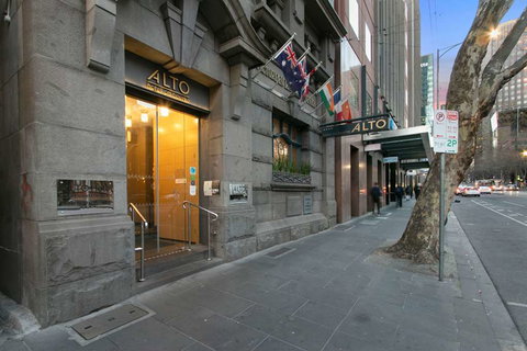 Alto Hotel on Bourke - Sydneys Hotel 0