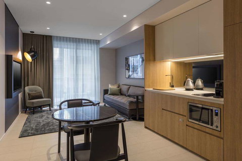 SKYE Suites Sydney - Sydneys Hotel 0