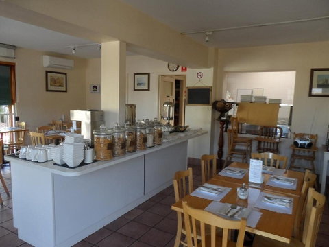 Admiralty Inn - Sydneys Hotel 10