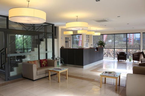 Bairnsdale International - Sydneys Hotel 1