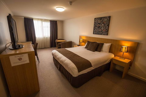 Bairnsdale International - Sydneys Hotel 4