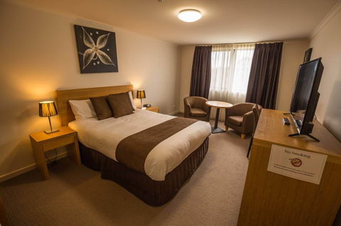 Bairnsdale International - Sydneys Hotel 5
