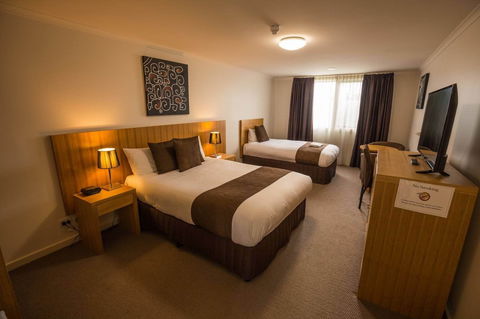 Bairnsdale International - Sydneys Hotel 6