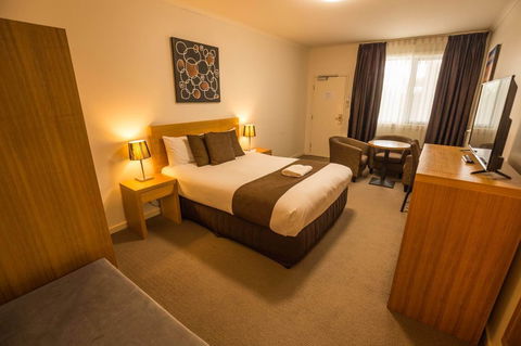 Bairnsdale International - Sydneys Hotel 7