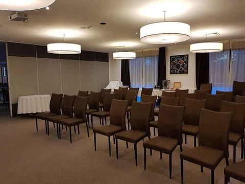 Bairnsdale International - Sydneys Hotel 8
