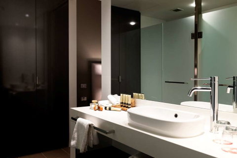 East Hotel - Sydneys Hotel 6