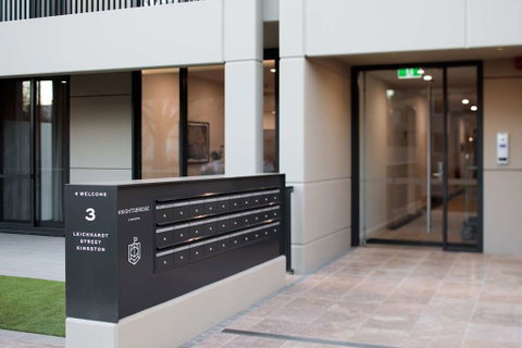 Knightsbridge Canberra - Sydneys Hotel 2