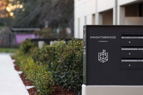 Knightsbridge Canberra - Sydneys Hotel 3