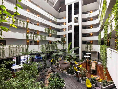 Novotel Darwin Atrium - Sydneys Hotel 0